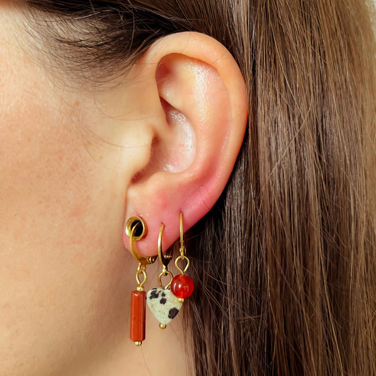 Rode jaspis tube oorbellen goud