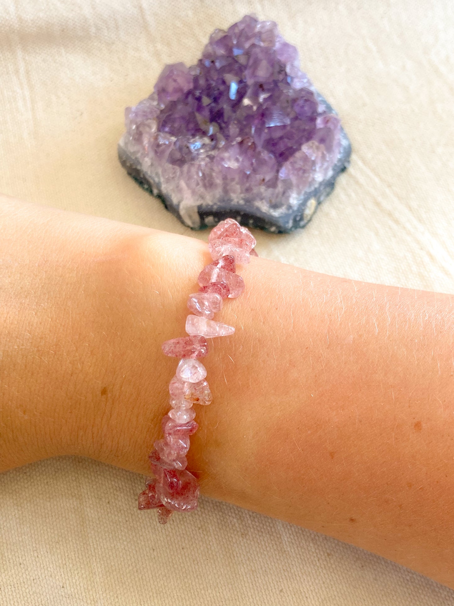 Aardbeienkwarts chipstone armband