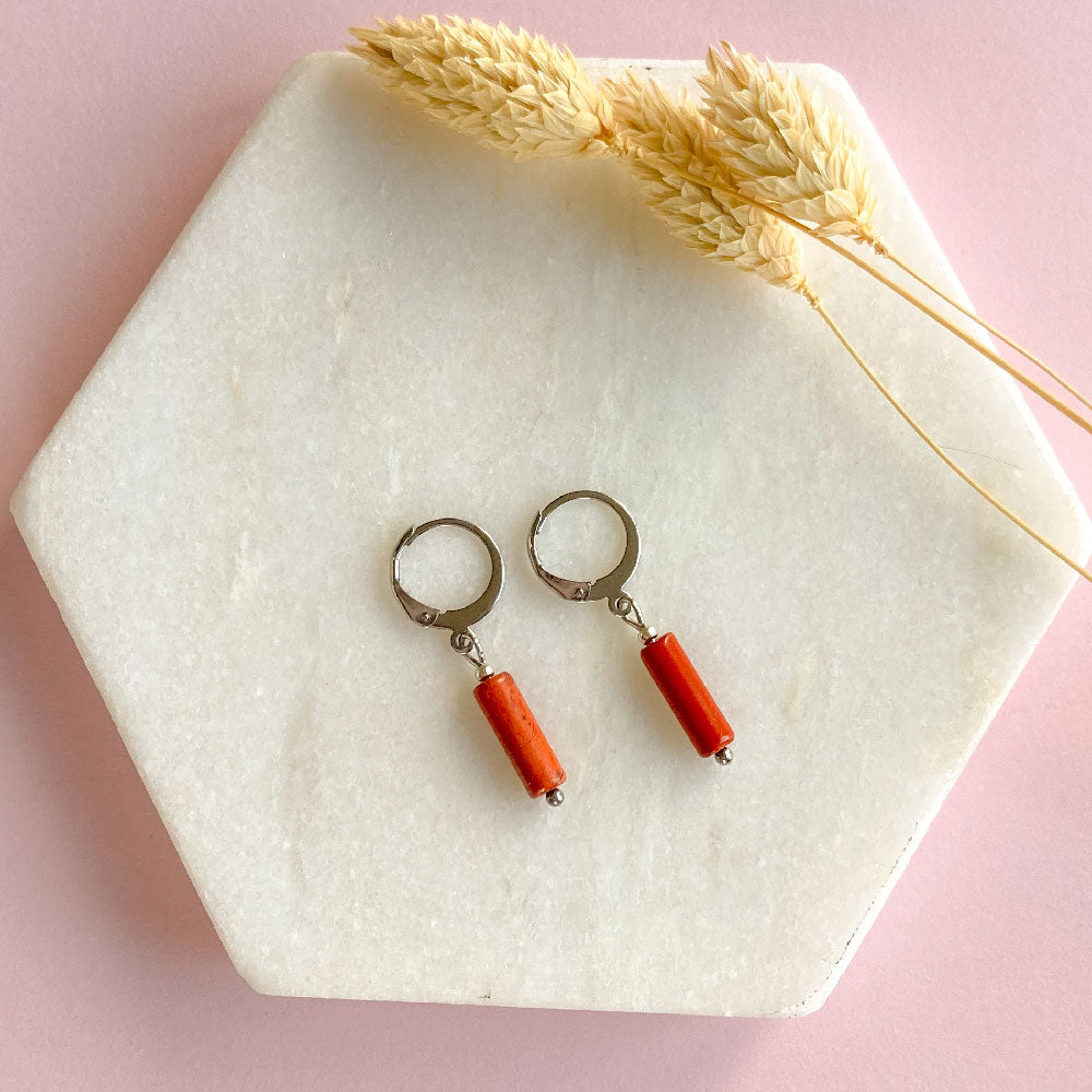 Rode jaspis tube oorbellen zilver