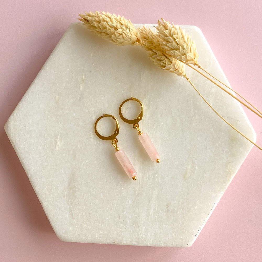 Rozenkwarts tube oorbellen goud