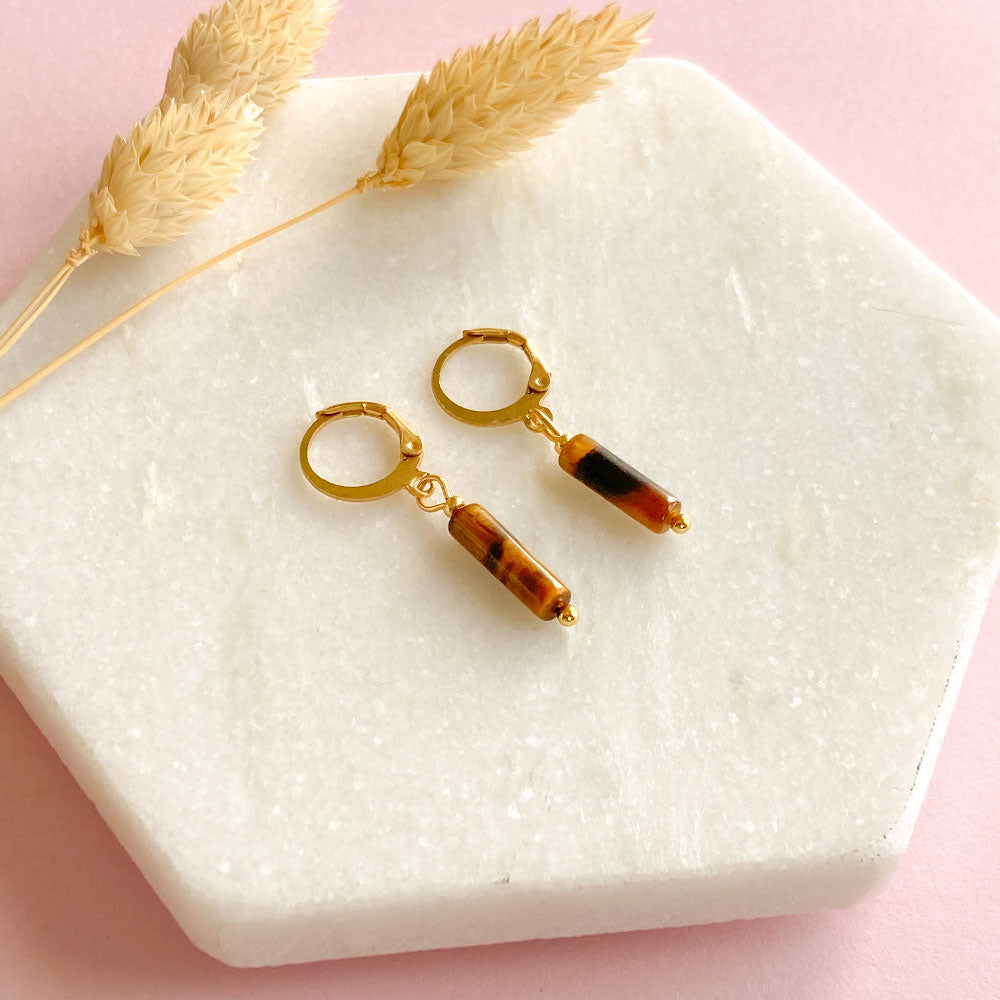 Tijgeroog tube oorbellen goud