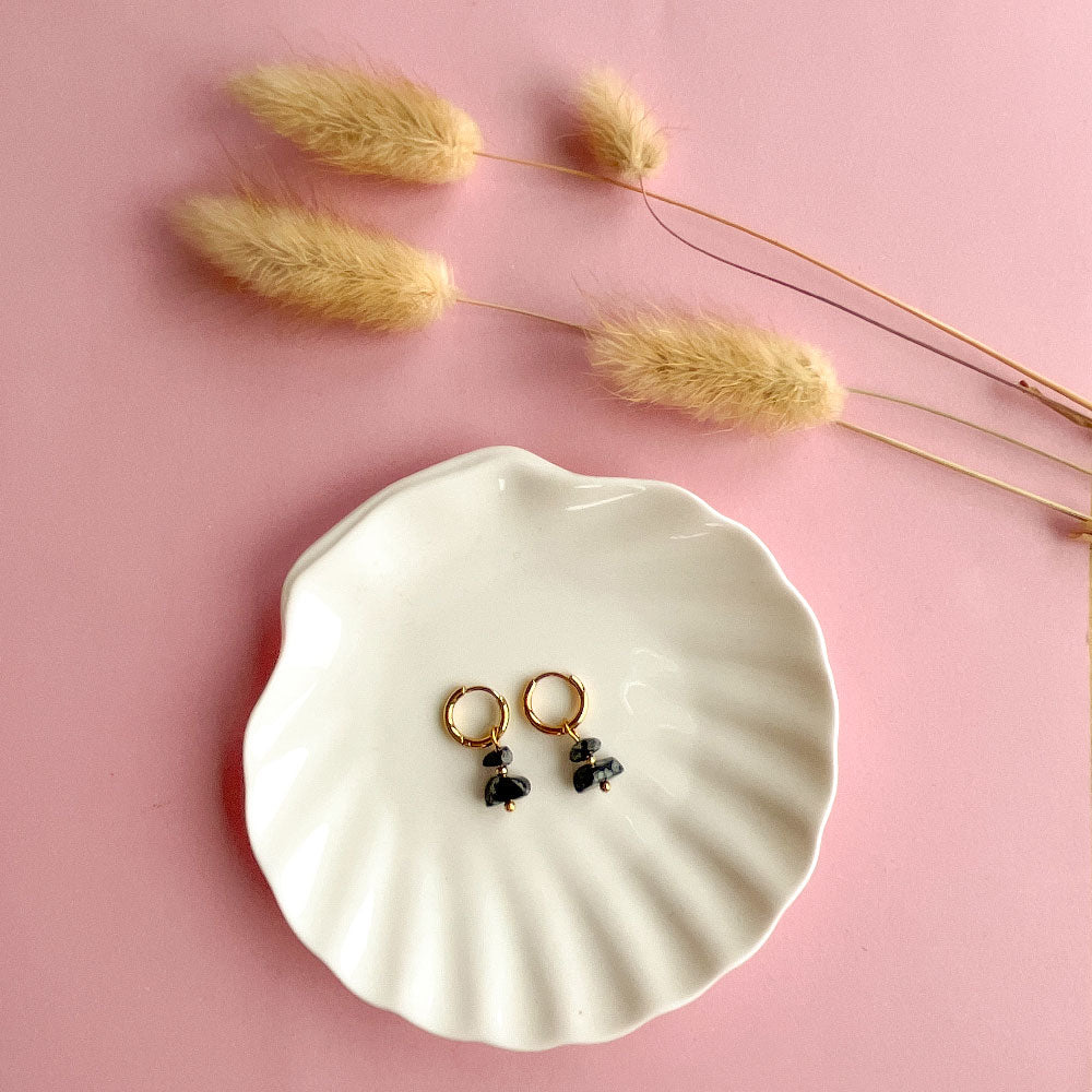 Sneeuwvlok obsidiaan tiny chip oorbellen