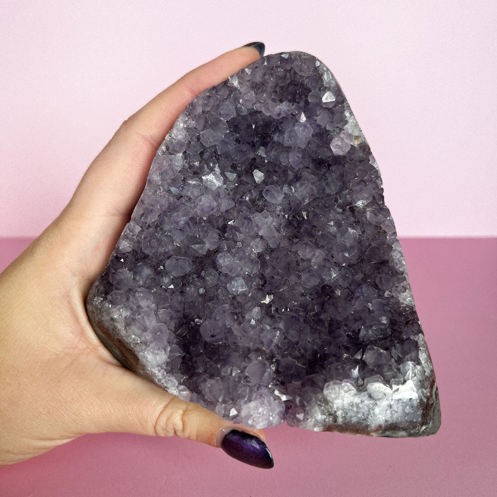 Amethist op standvlak 1 - uniek