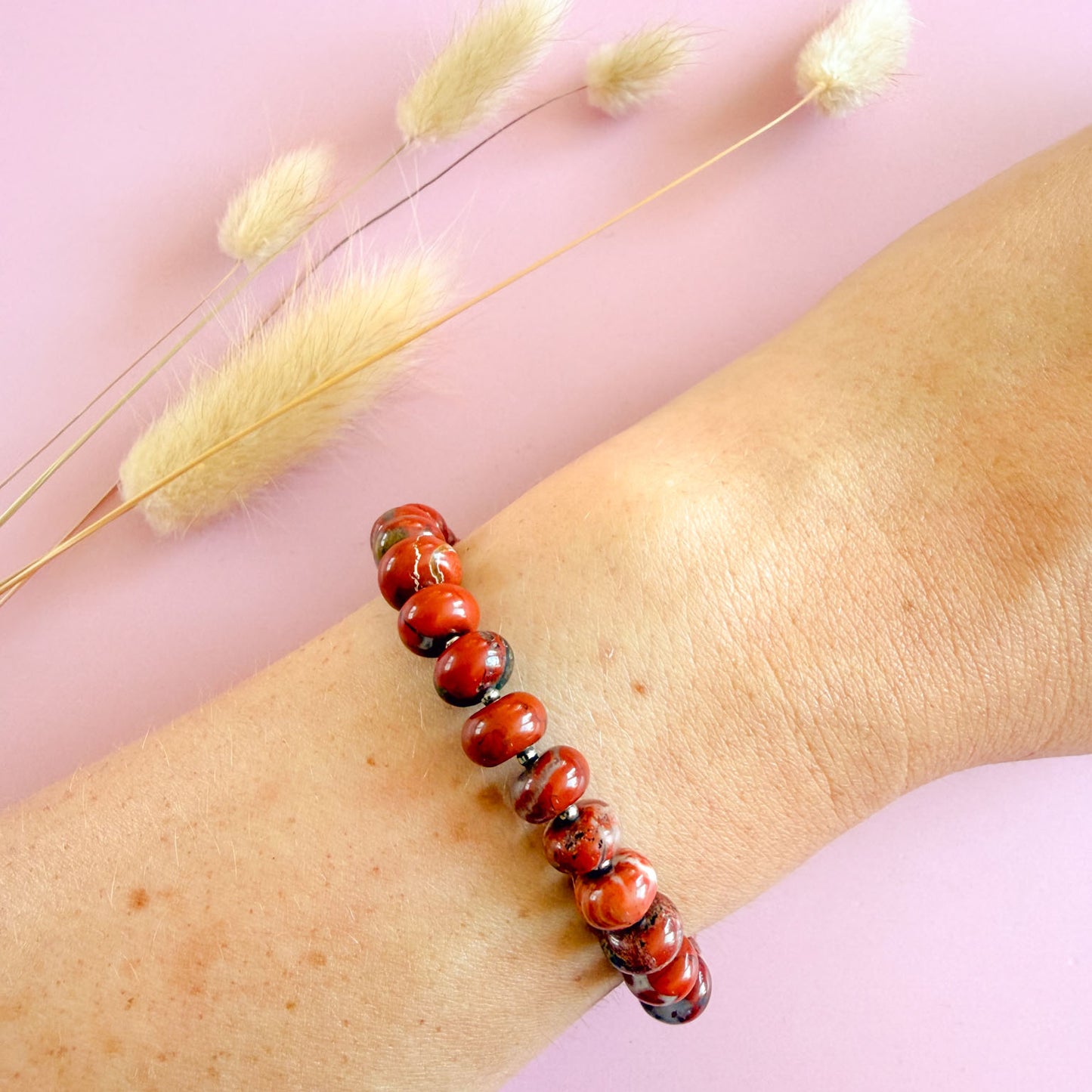 Nyla armband goud - rode jaspis - grounding energy