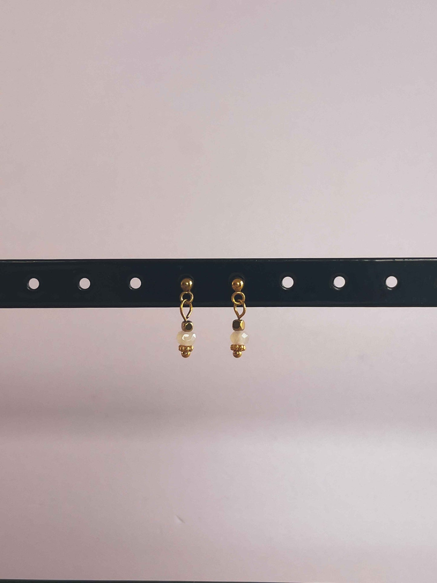 Noa oorknopjes perzik maansteen - goud