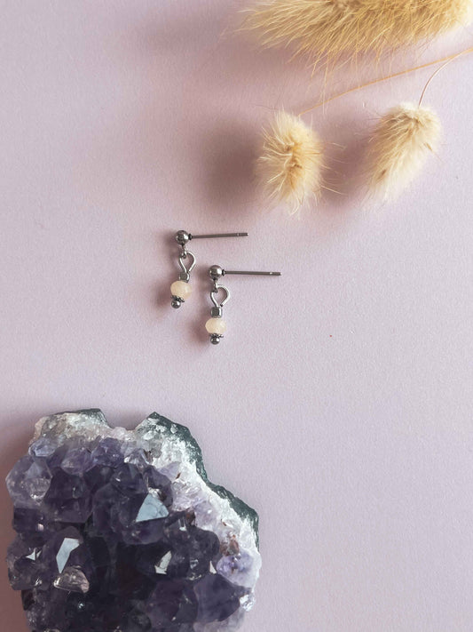 Noa oorknopjes perzik maansteen - zilver