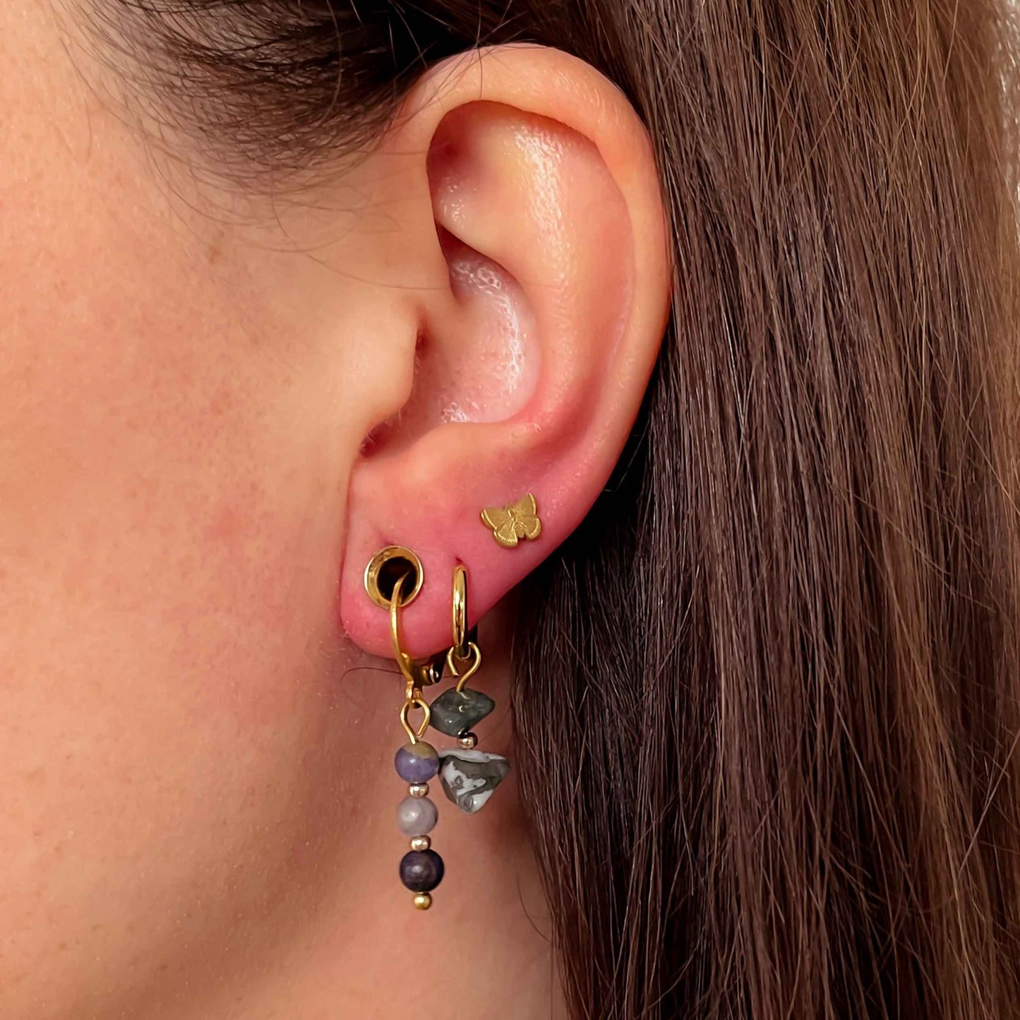 Triple sodaliet oorbellen