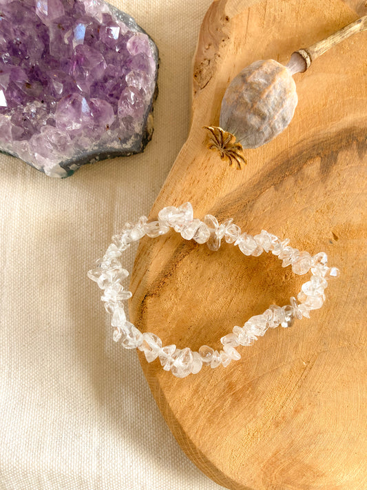 Bergkristal chipstone armband