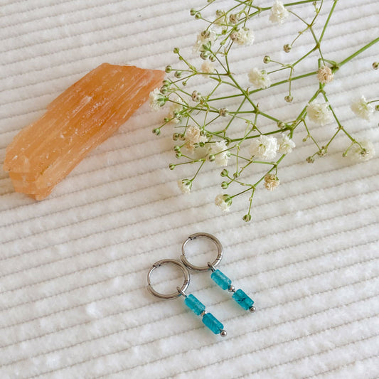 Bergkristal tube oorbellen zilver blauw