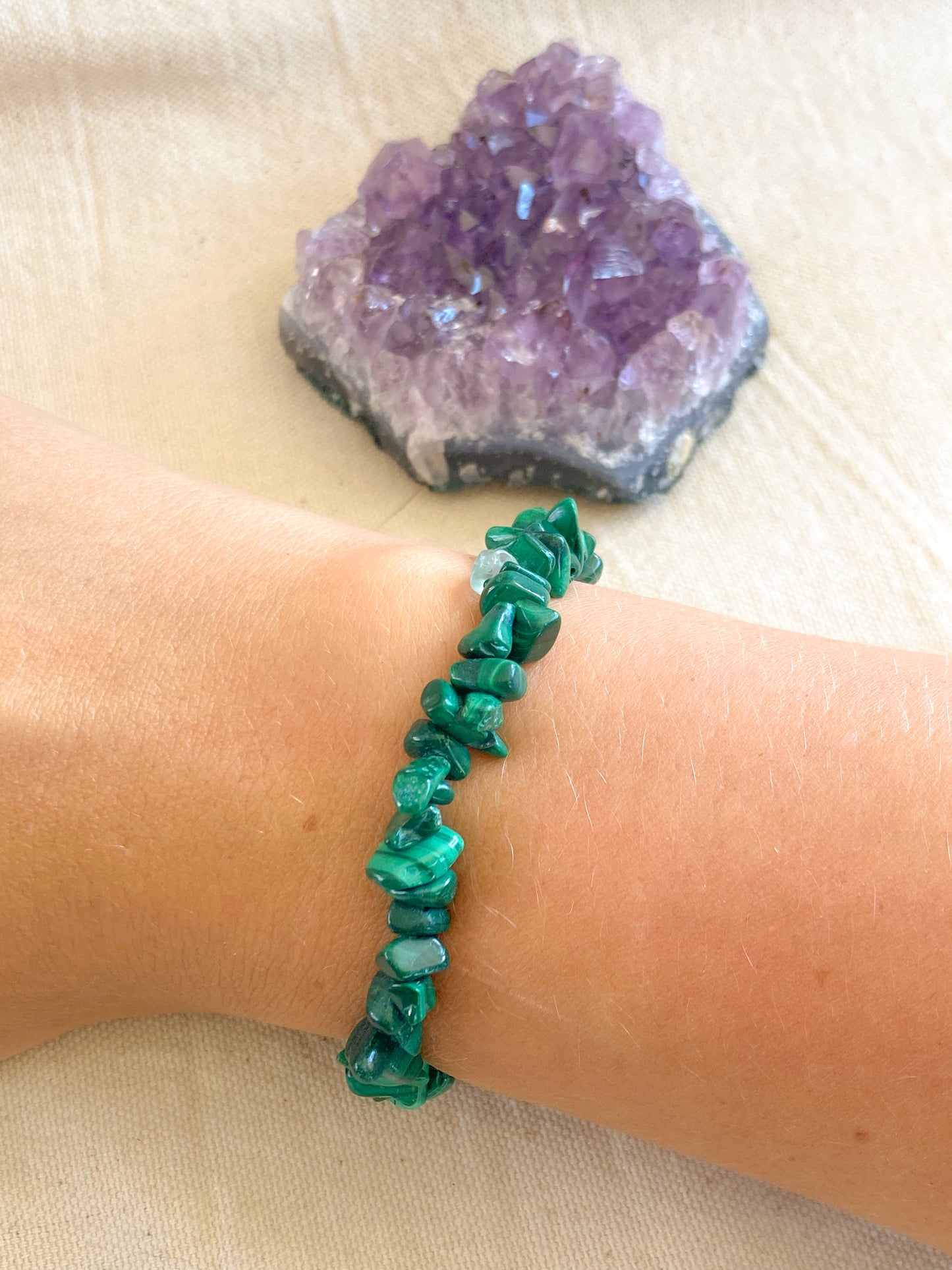 Malachiet chipstone armband